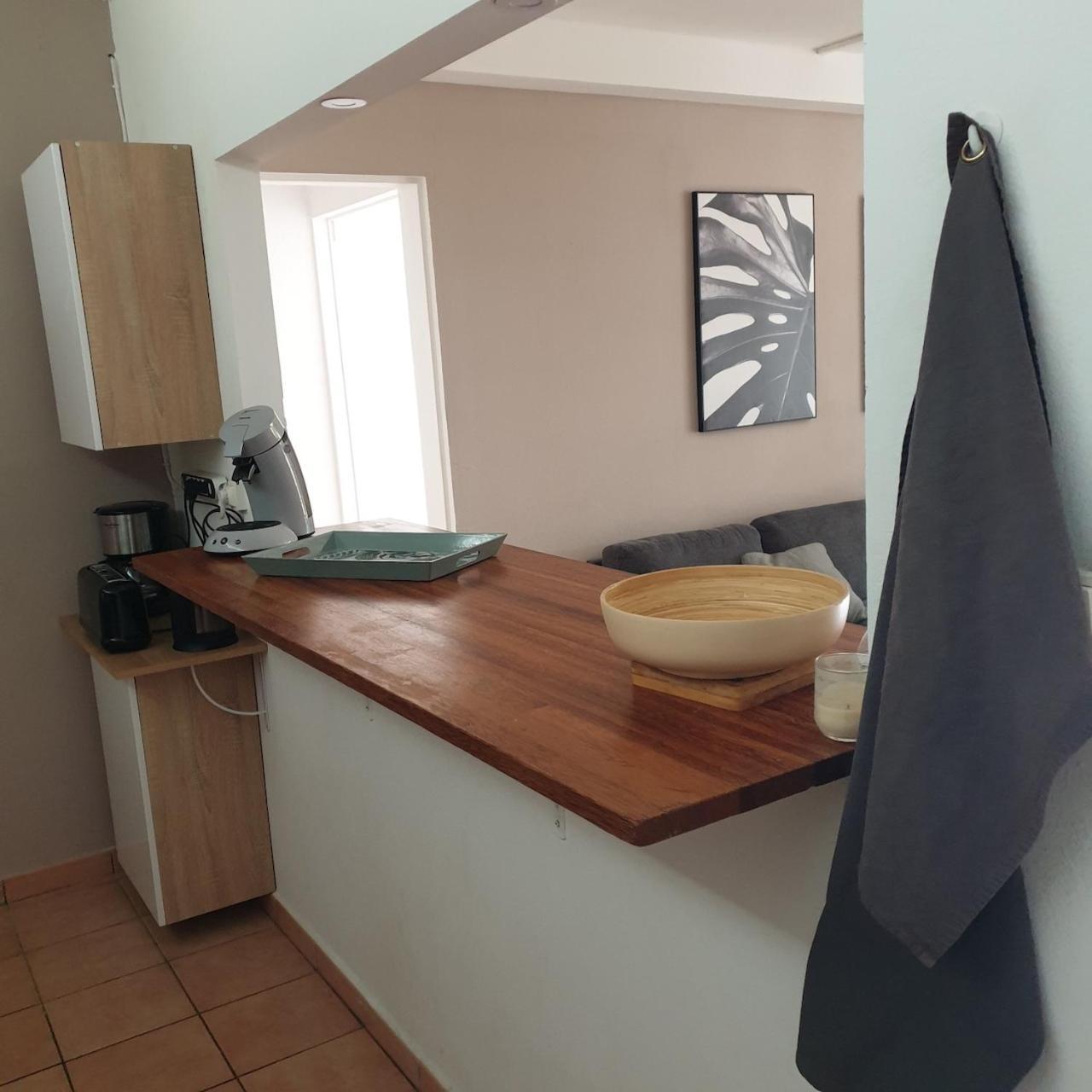 La Villa L'Ancre Marine, Pieds Dans Le Lagon ! 拉萨尔勒班 外观 照片