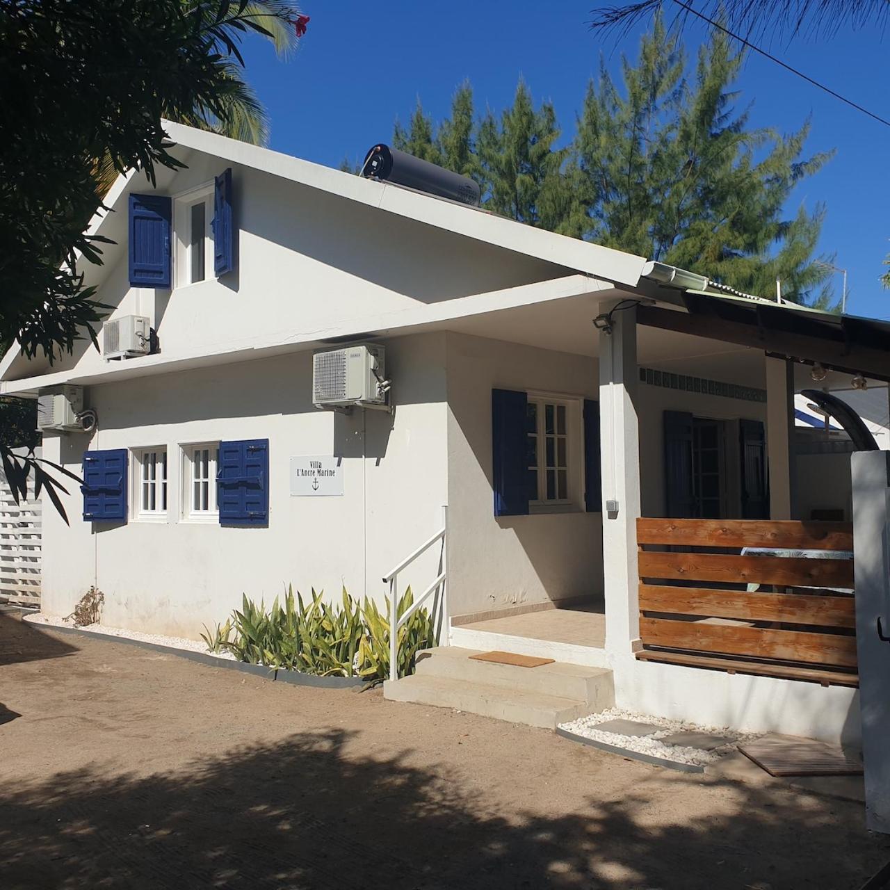 La Villa L'Ancre Marine, Pieds Dans Le Lagon ! 拉萨尔勒班 外观 照片